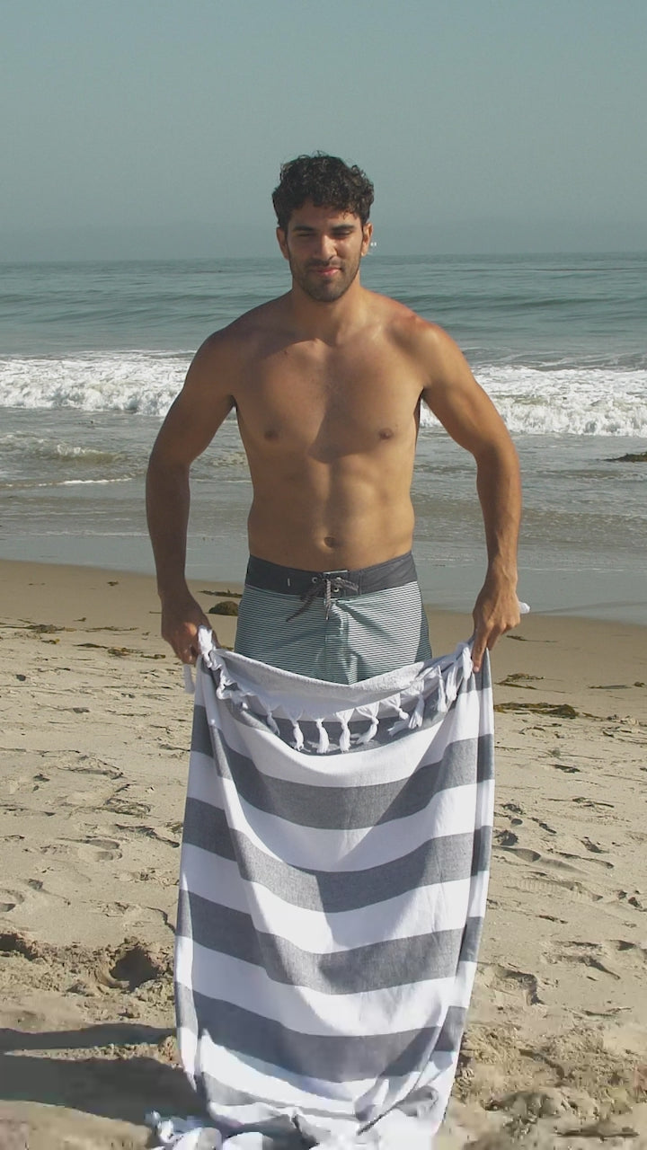 Load video: Biarritz Turkish Towel