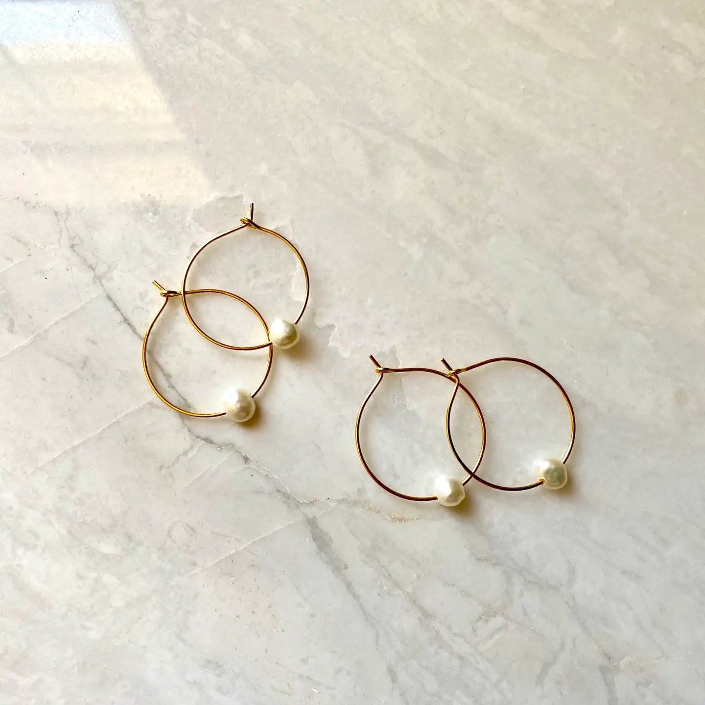 Medium Freshwater Pearl Gold Hoops