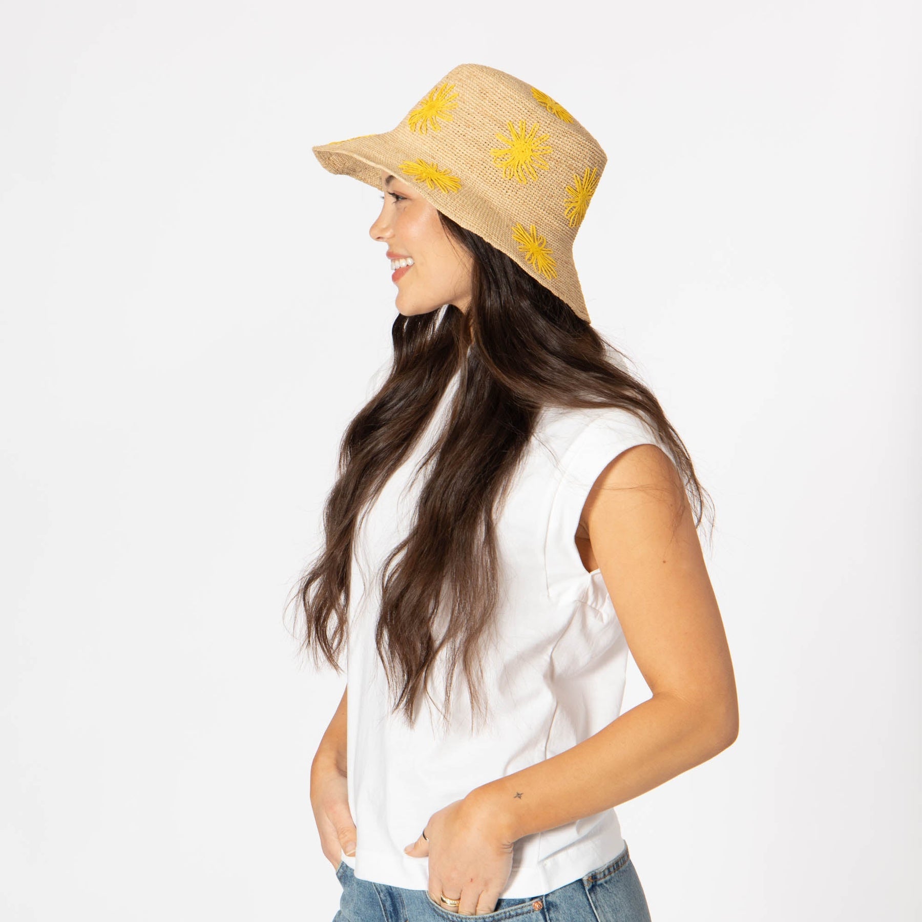 Sol Crochet Bucket w/ Flowers